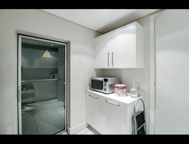 5 BEDROOM APARTMENT TO LET IN HOUGHTON ESTATE